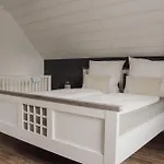 Traumfabrik Eifel Mit Sauna & Whirlpool *