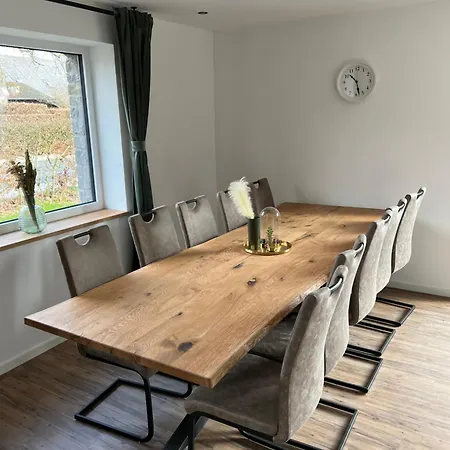 Prázdninový dům Traumfabrik Eifel Mit Sauna & Whirlpool *