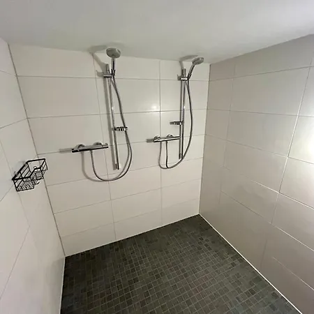 בית נופש Traumfabrik Eifel Mit Sauna & Whirlpool מונשאו