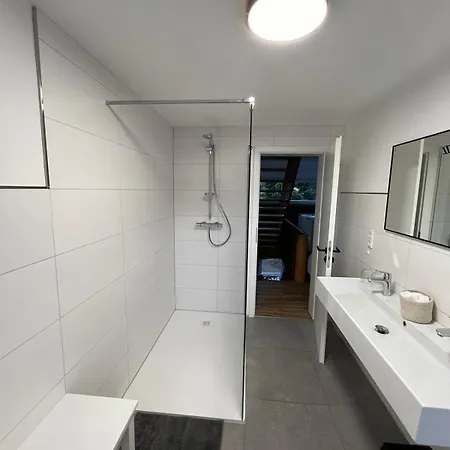 Traumfabrik Eifel Mit Sauna & Whirlpool בית נופש מונשאו