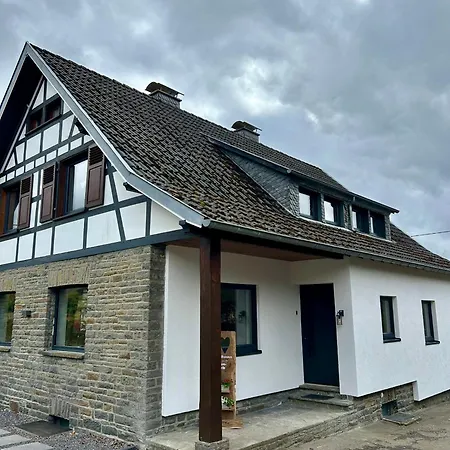 Traumfabrik Eifel Mit Sauna & Whirlpool מונשאו
