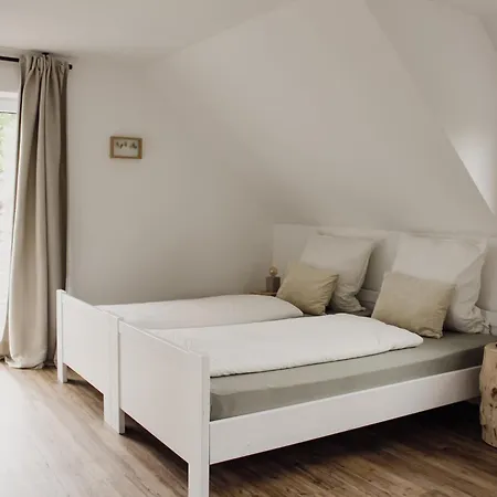 בית נופש Traumfabrik Eifel Mit Sauna & Whirlpool מונשאו