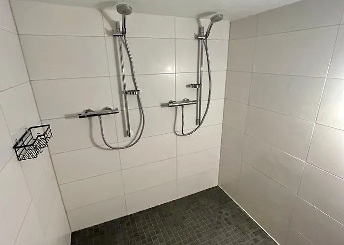 بيت للعطل Traumfabrik Eifel Mit Sauna & Whirlpool مونشاو