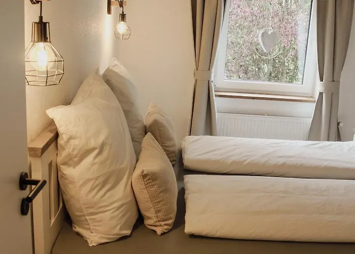 بيت للعطل Traumfabrik Eifel Mit Sauna & Whirlpool مونشاو